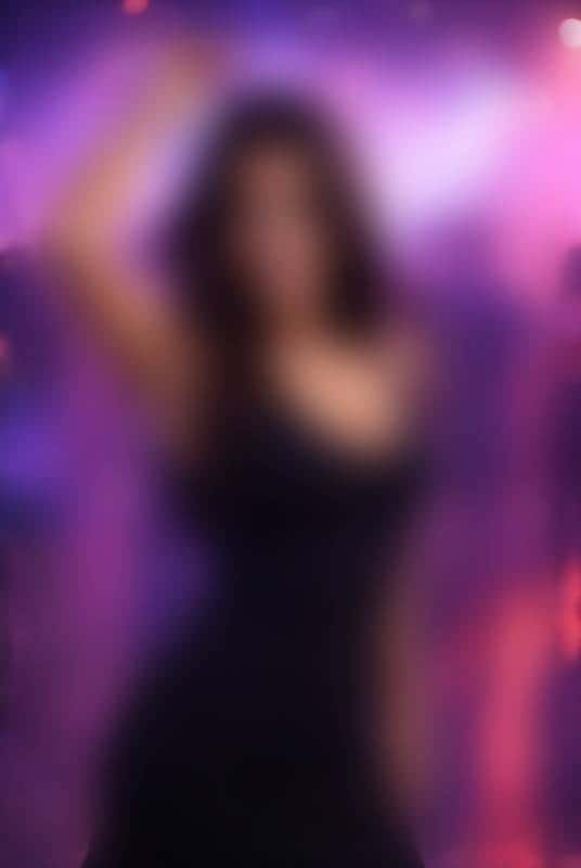 Amina - Photo 13